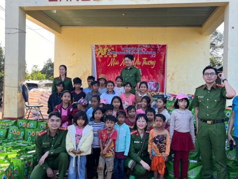Đi thiện nguyện cùng Đoàn CA TPHCM - Gia Lai